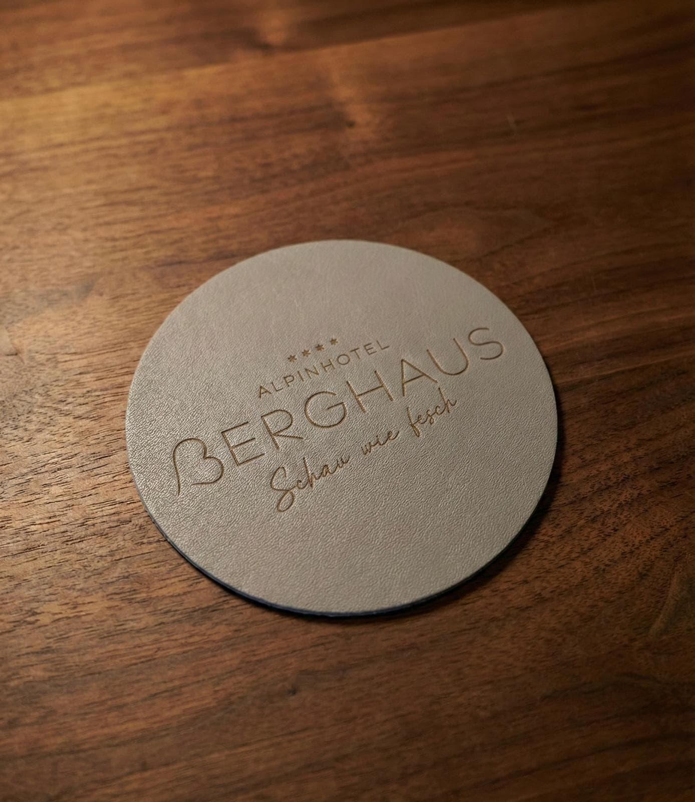 Leder-Untersetzer mit Logo